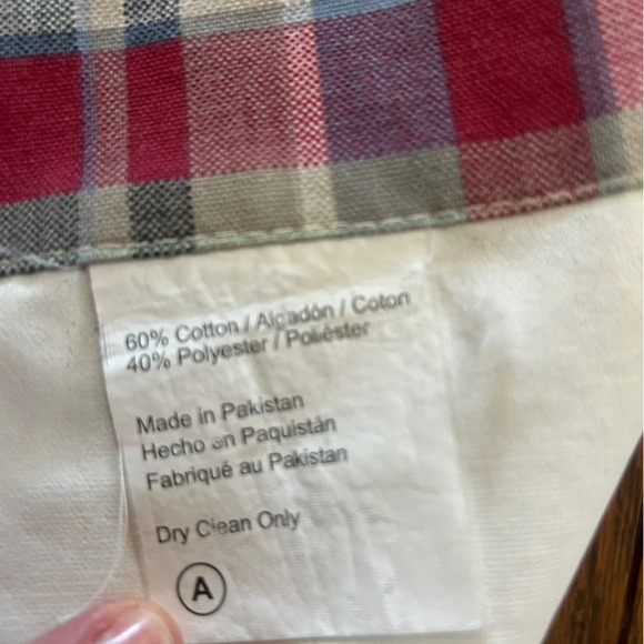 Plaid blackout curtain panel. 40 inches wide 65 inches long. Good condition - Picture 4 of 5